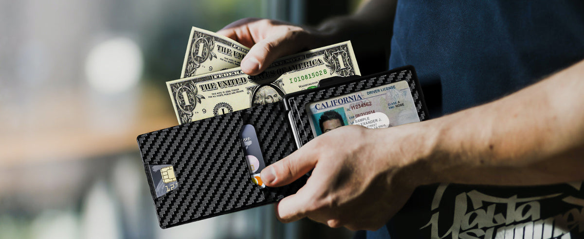 Best Wallet for Travel: Airports, Passports and RFID